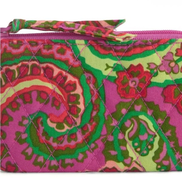 🩷💚VERA BRADLEY🩷💚Capri Pink Zip ID Case in Cotton/NWT - Picture 1 of 6